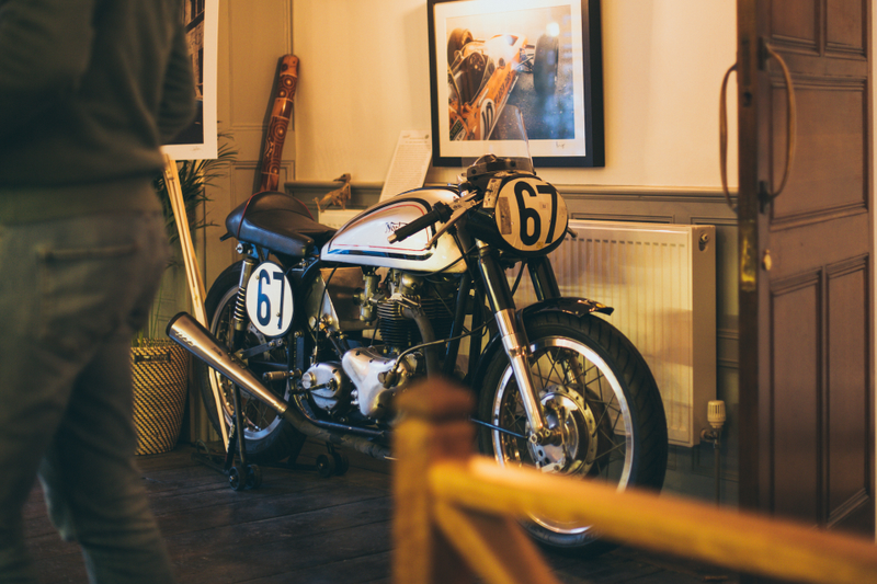 Illustration for article titled How a County Pub in England Became a Car Culture Hub
